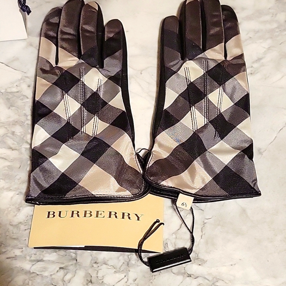 Burberry gloves